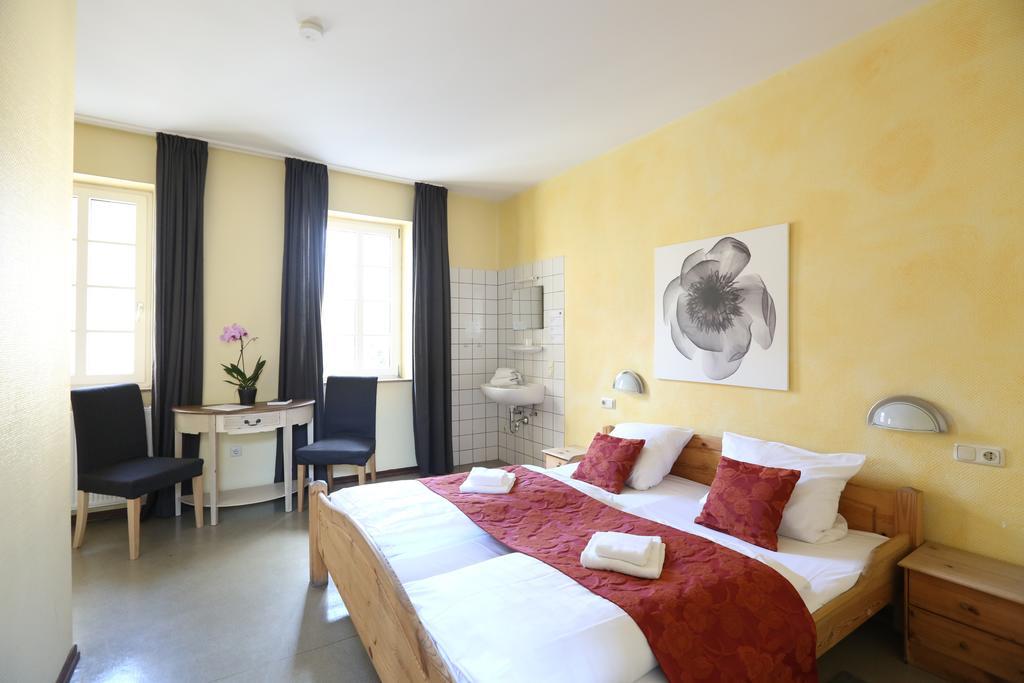 Kolping Hostel Trier Im Warsberger Hof Δωμάτιο φωτογραφία