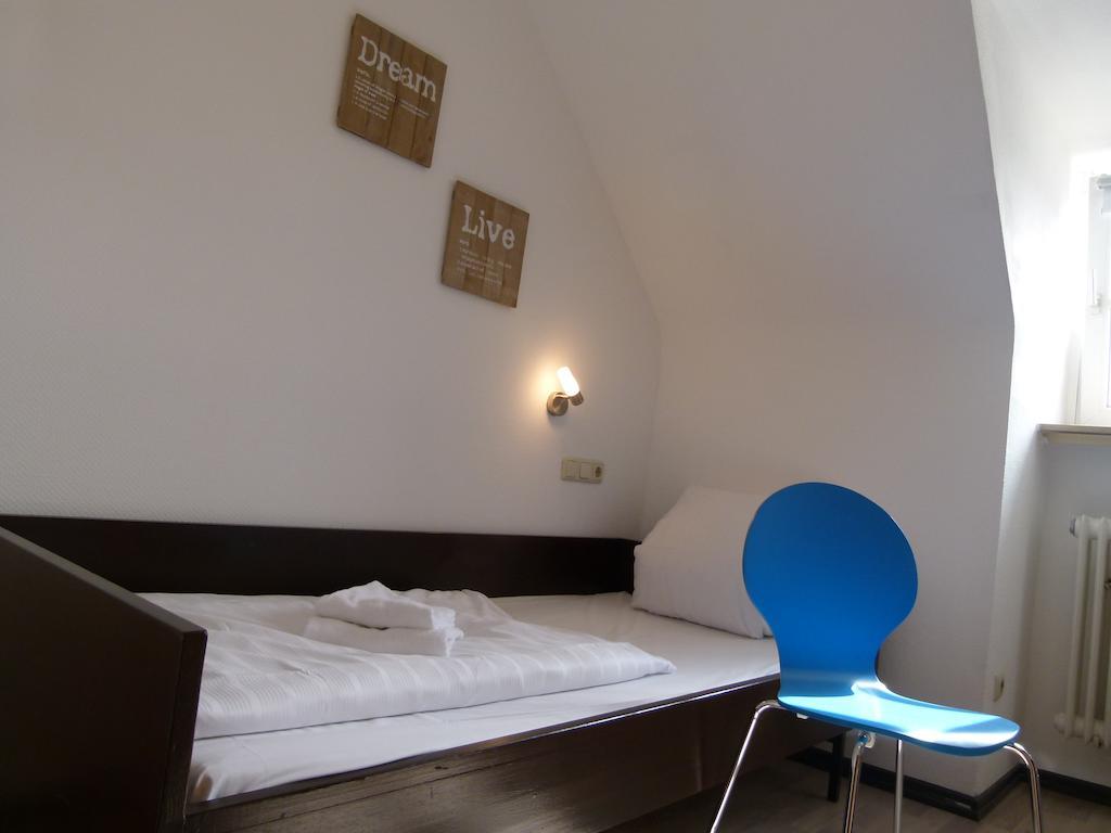 Kolping Hostel Trier Im Warsberger Hof Δωμάτιο φωτογραφία